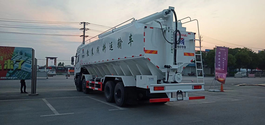 �|�L����ǰ�ĺ��40��ɢ�b����\ݔ܇